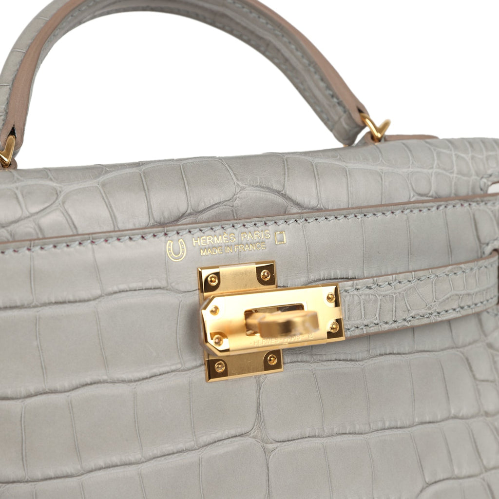 hermes-kelly-sellier-20-gris-perle-verso-matte-alligator-bag
