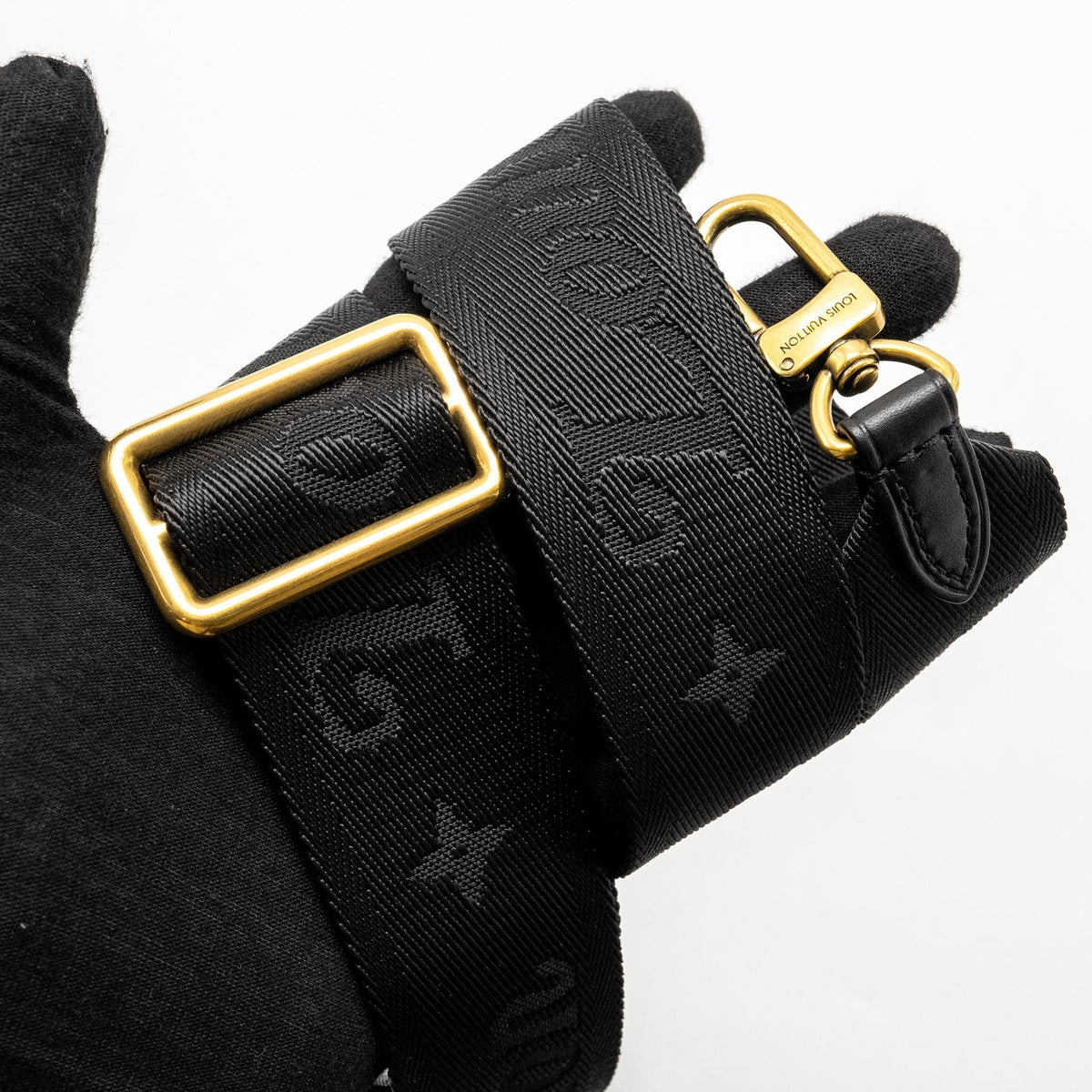 louis-vuitton-new-wave-multi-pochette-black-ghw