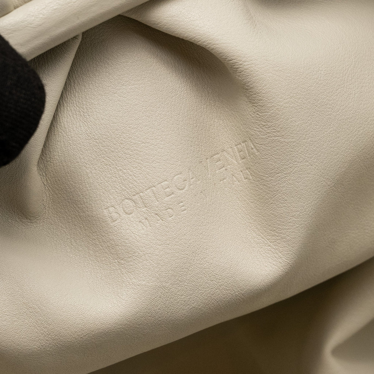 bottega-veneta-the-pouch-calfskin-white-ghw-1