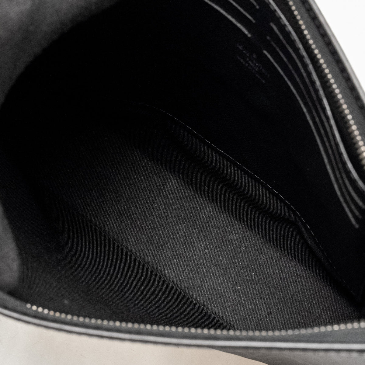 louis-vuitton-pochette-voyage-monogram-canvas-black-shw