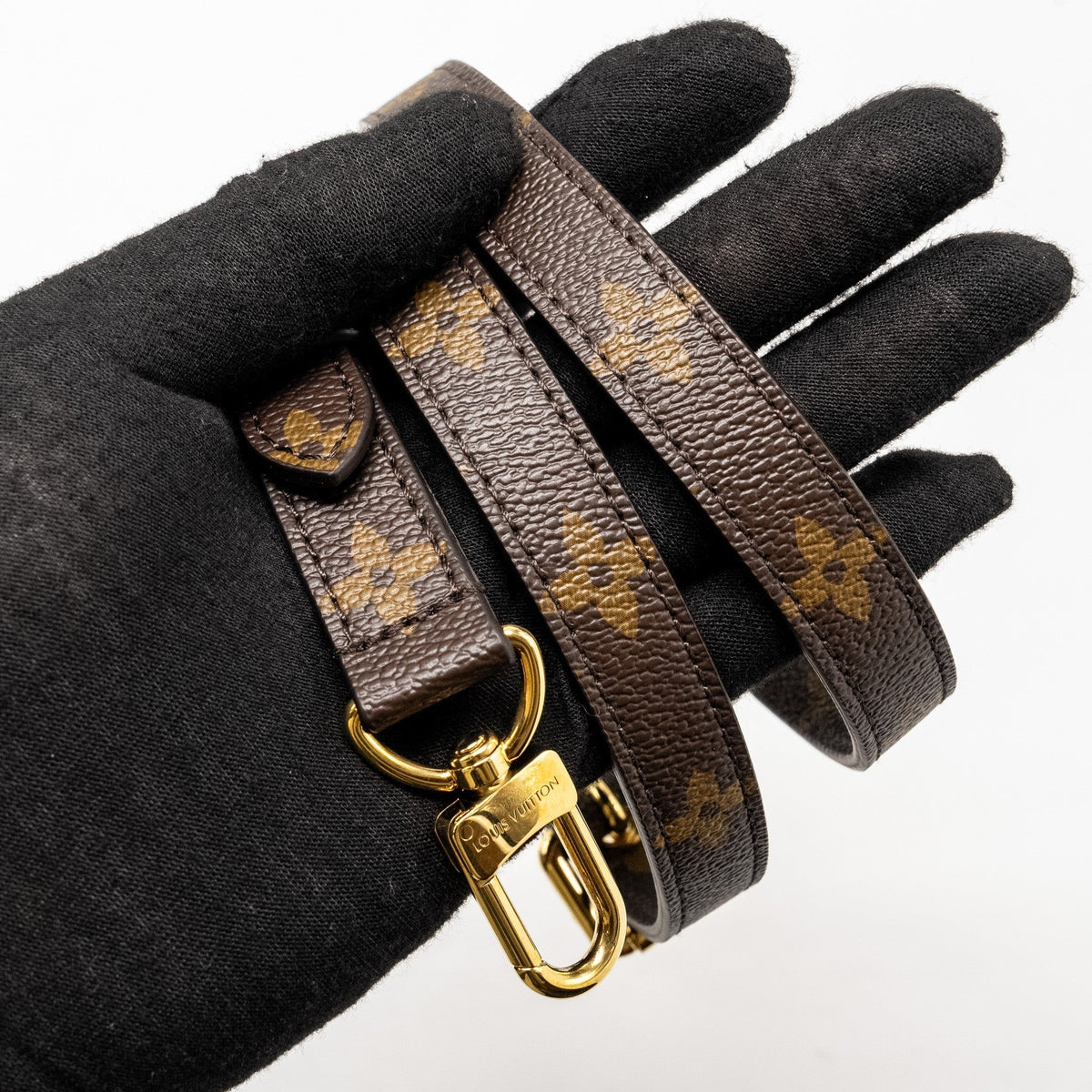 louis-vuitton-pochette-metis-monogram-canvas-ghw-27