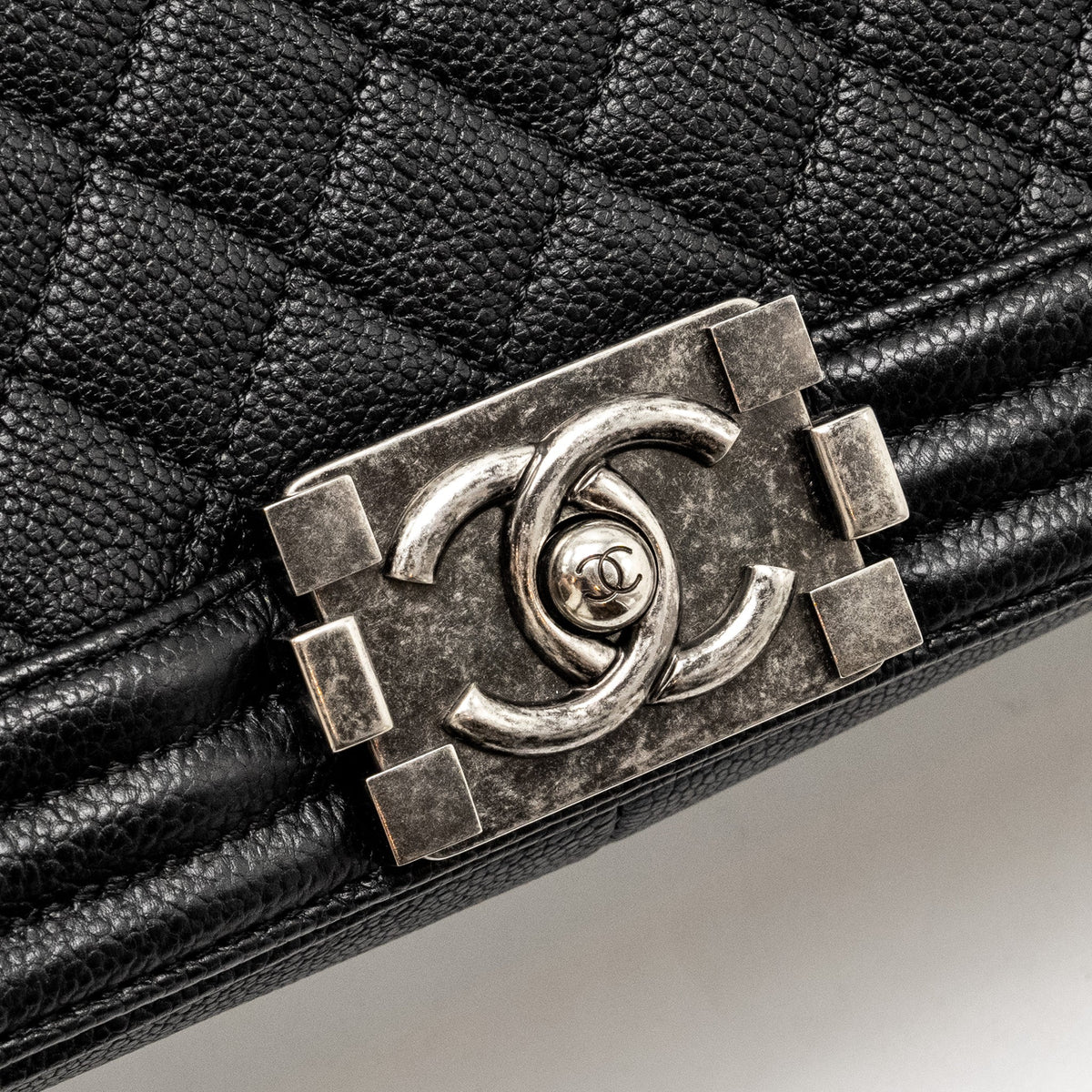 chanel-boy-bag-black