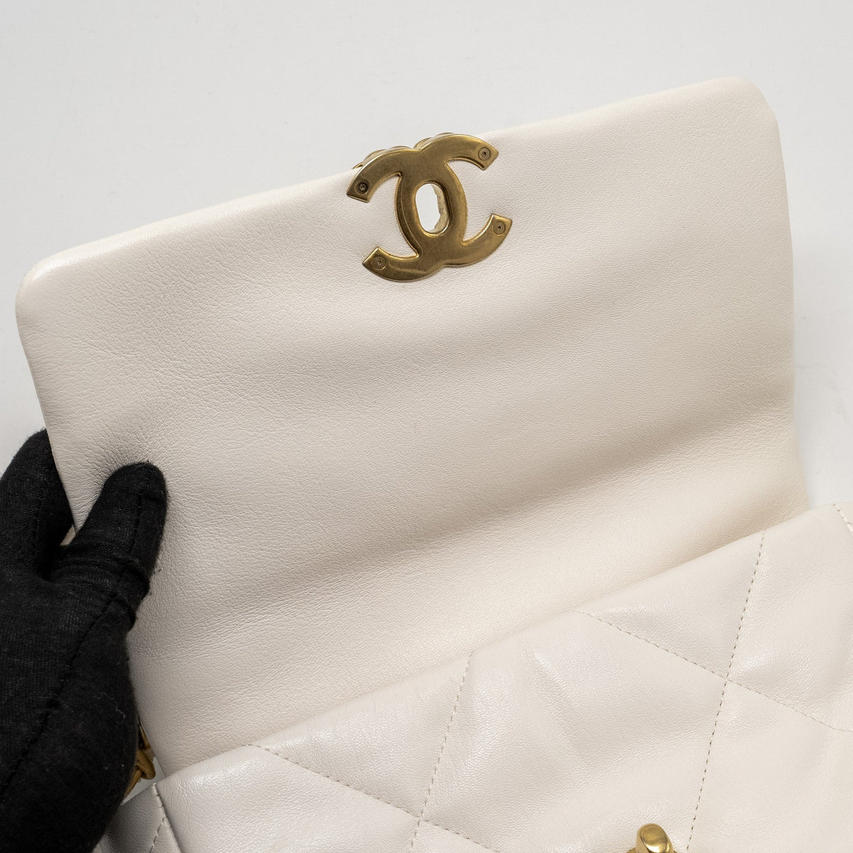 chanel-small-19-bag-lambskin-white-multicolour-hardware-copy