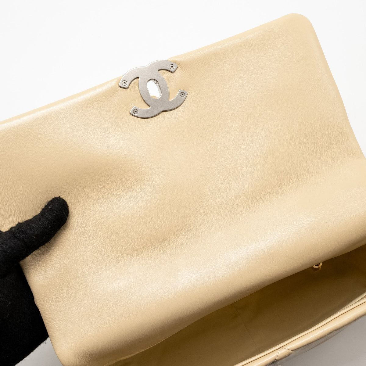 chanel-large-19-bag-lambskin-light-beige-multicolour-hardware-microchip-copy