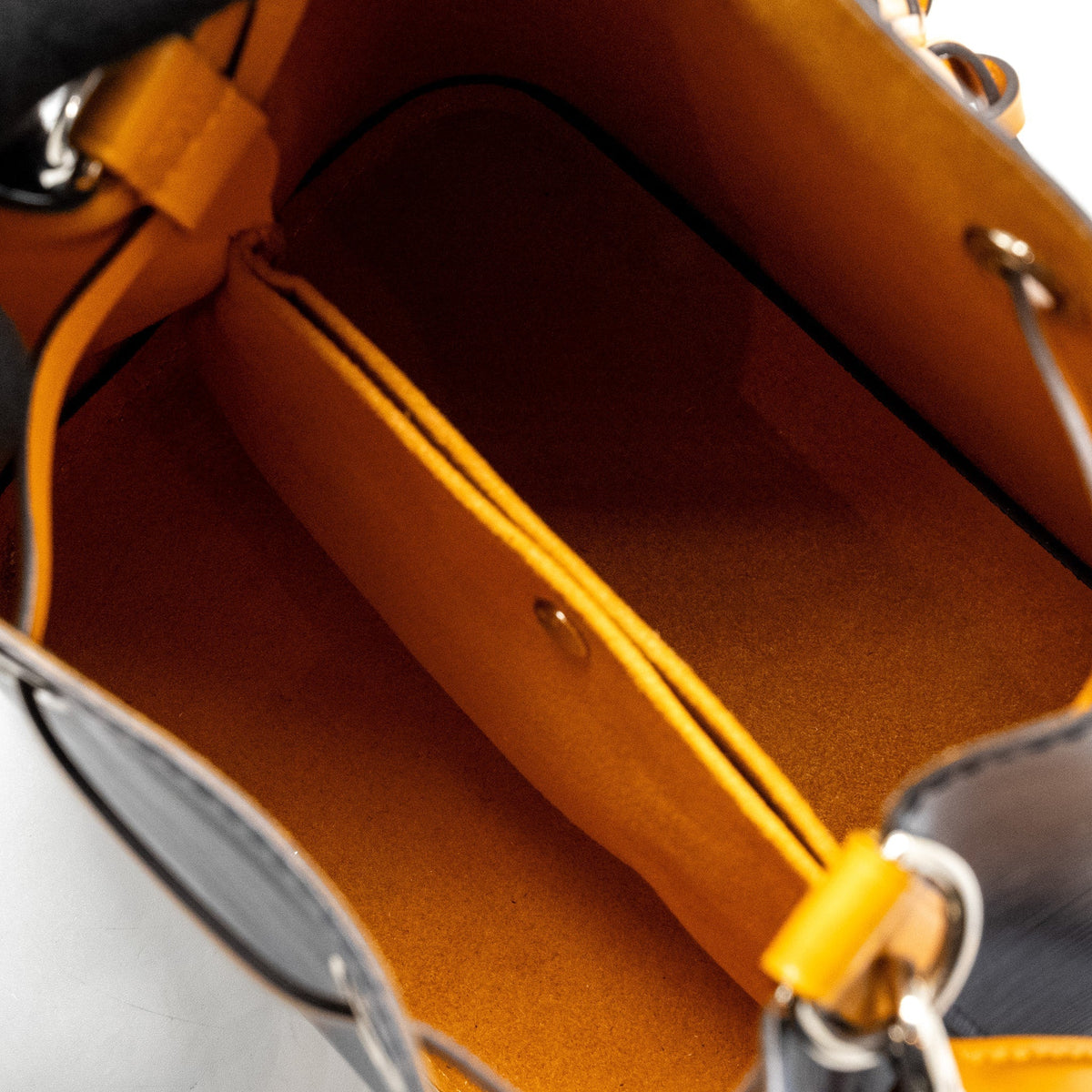 louis-vuitton-neo-noe-bb-epi-leather-navy-yellow-shw