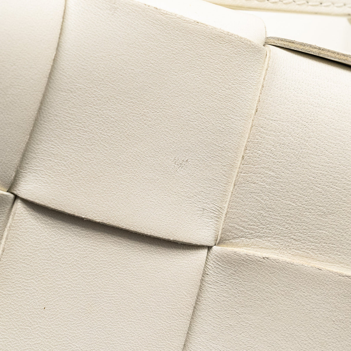 bottega-veneta-small-cassette-bag-lambskin-white-shw