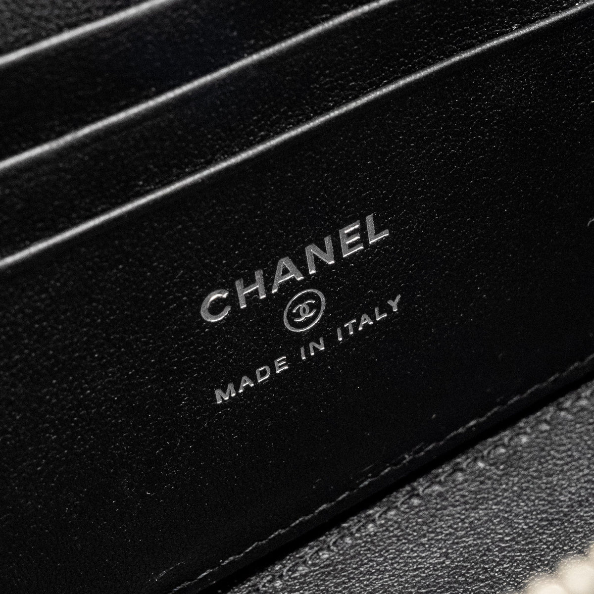 chanel-top-handle-long-vanity-case-lambskin-black-shw-microchip-copy