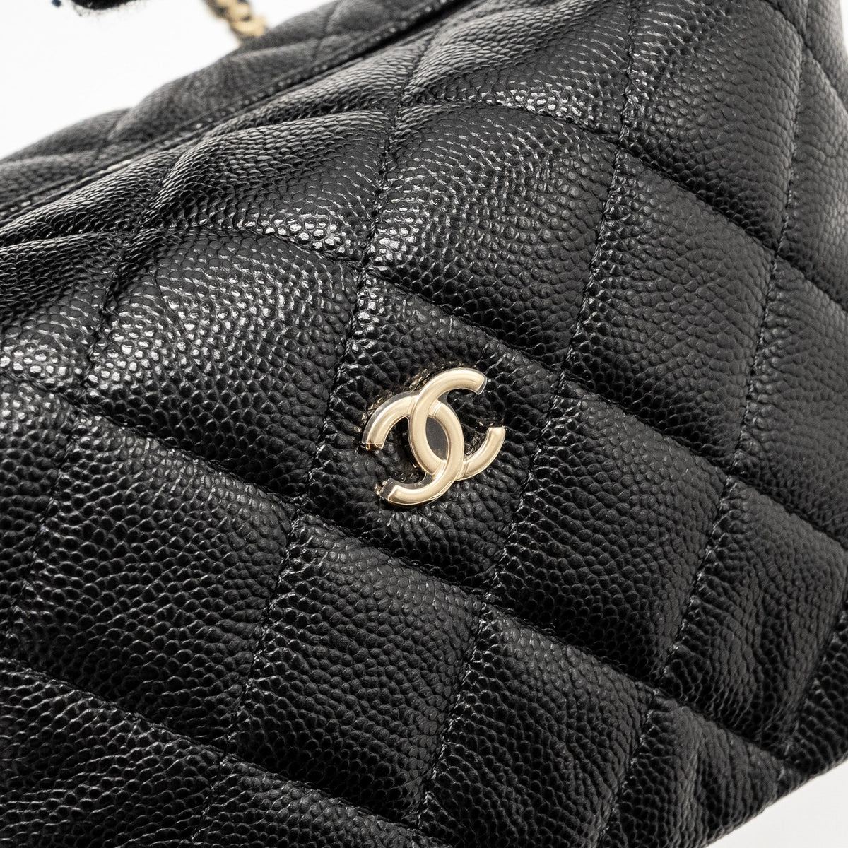 chanel-25c-quilted-hobo-bag-caviar-black-ghwmicrochip