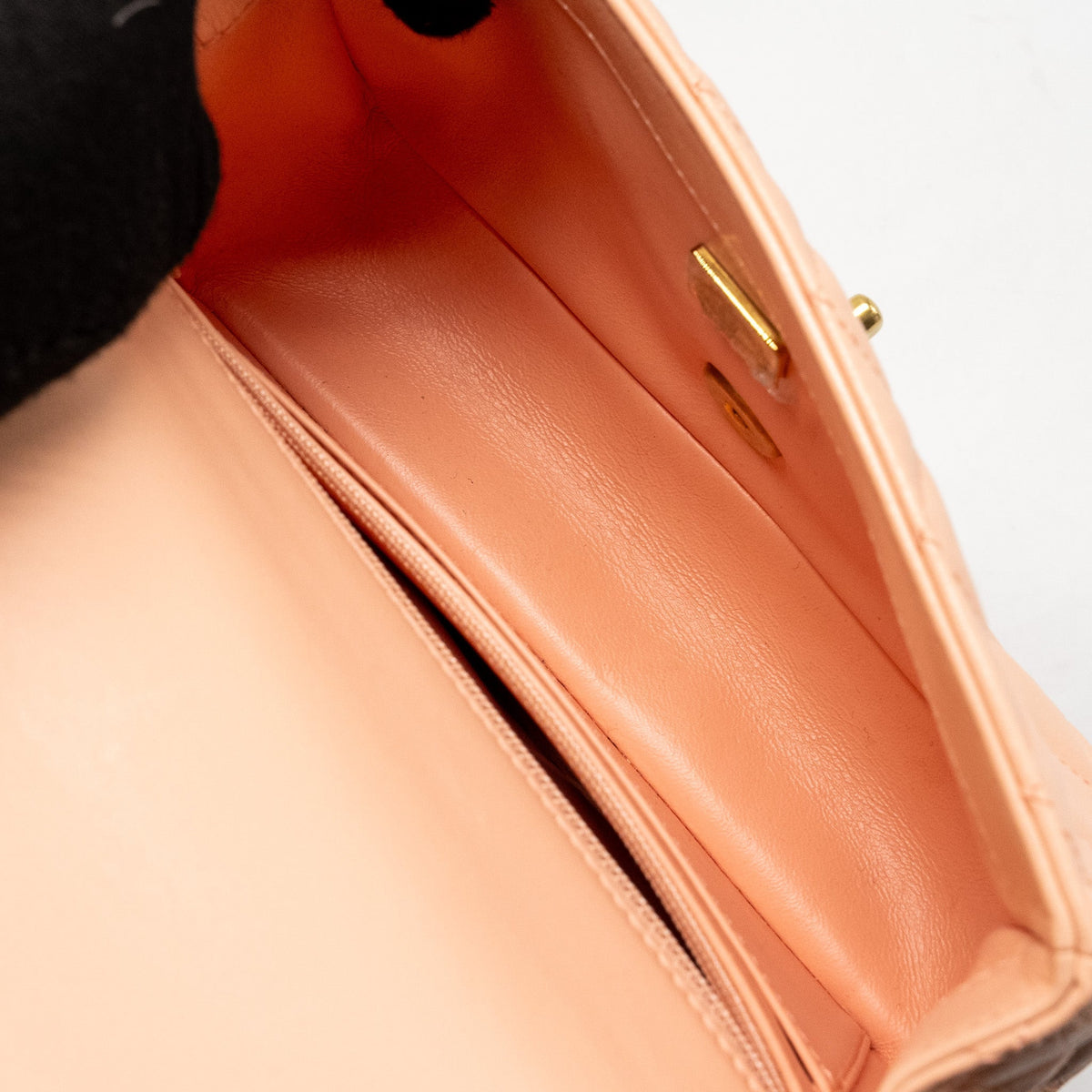 chanel-pearl-crush-mini-rectangular-flap-bag-pink-ghw-microchip