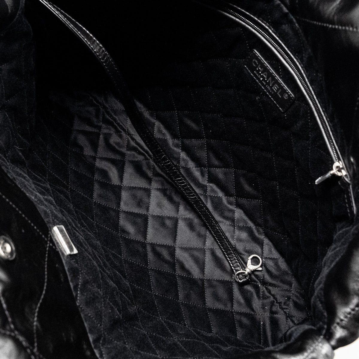 chanel-medium-22-shiny-calfskin-black-shw-microchip-1