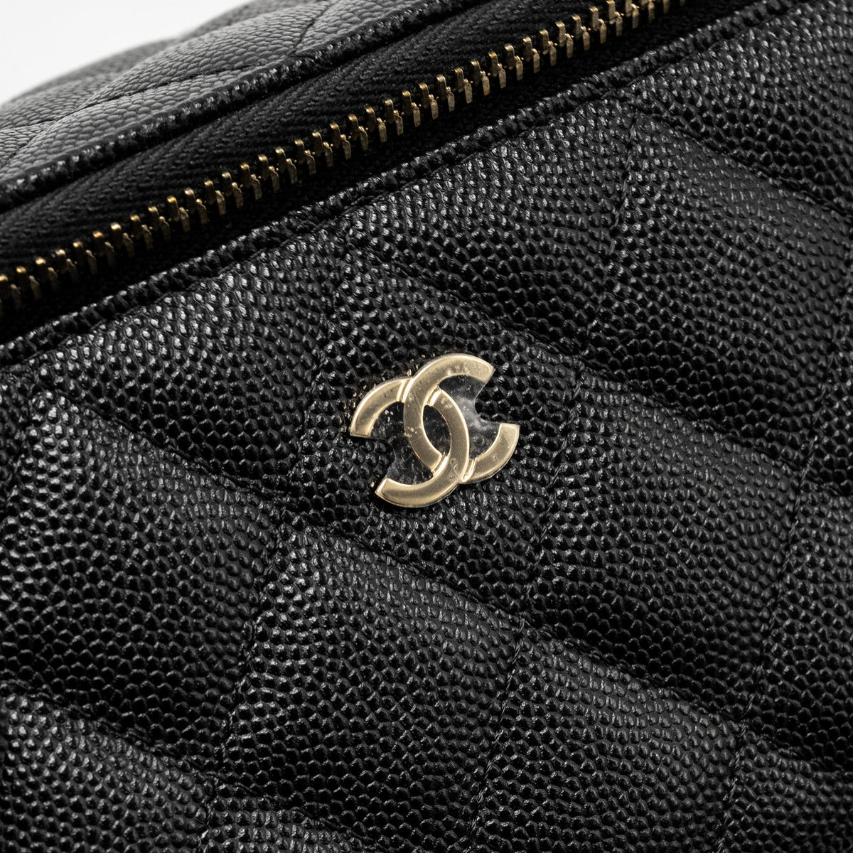 chanel-long-vanity-with-chain-caviar-black-lghw-2