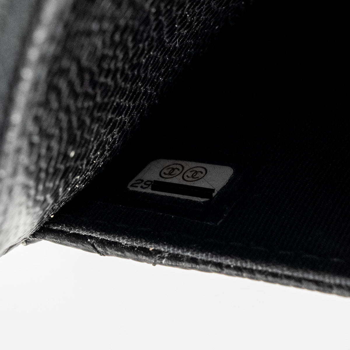 chanel-classic-wallet-on-chain-caviar-black-ghw-18