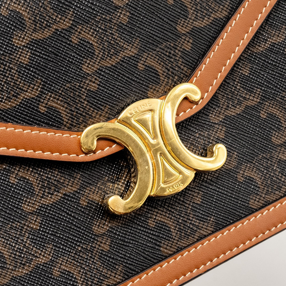 celine-wallet-on-chain-margo-triomphe-canvas-calfskin-tan-ghw