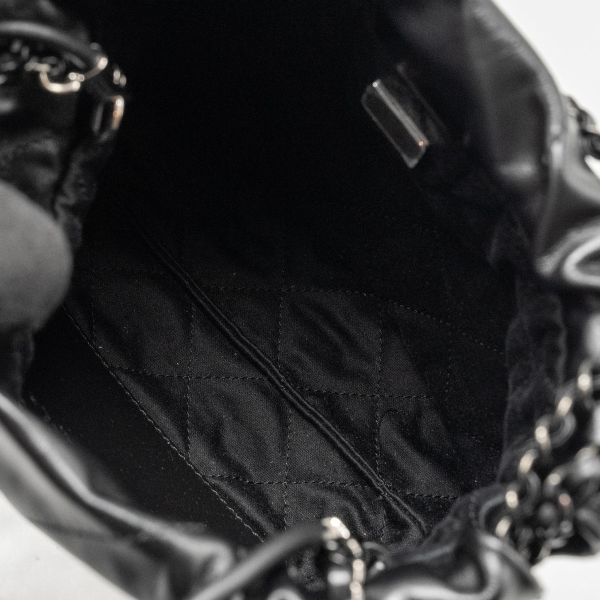 chanel-mini-22-so-black