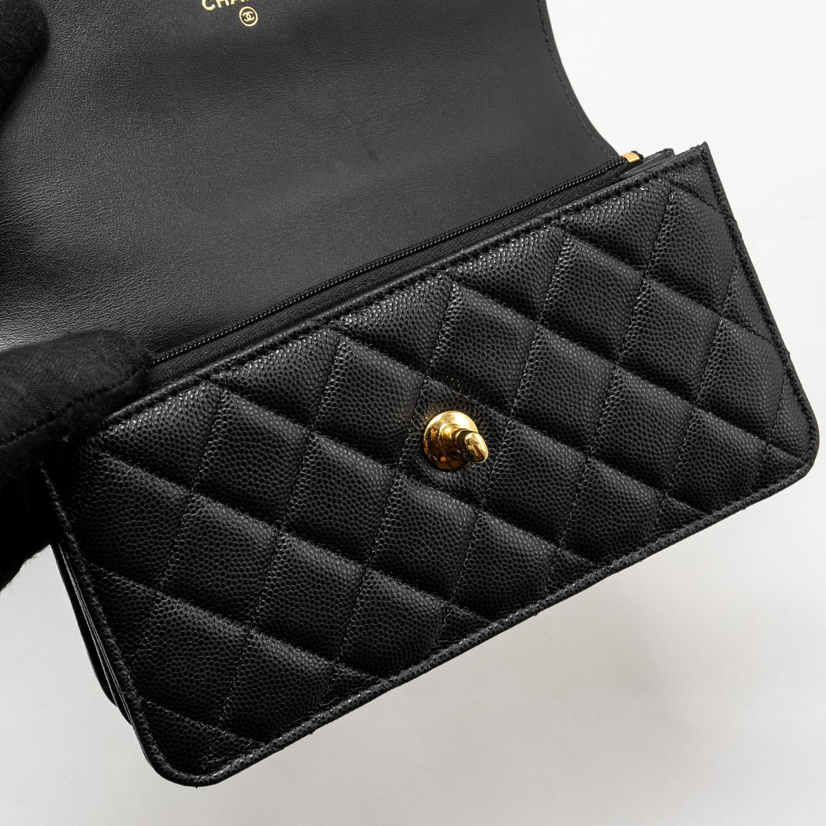 chanel-23s-wallet-on-chain-with-bag-charm-caviar-black-ghwmicrochip-1