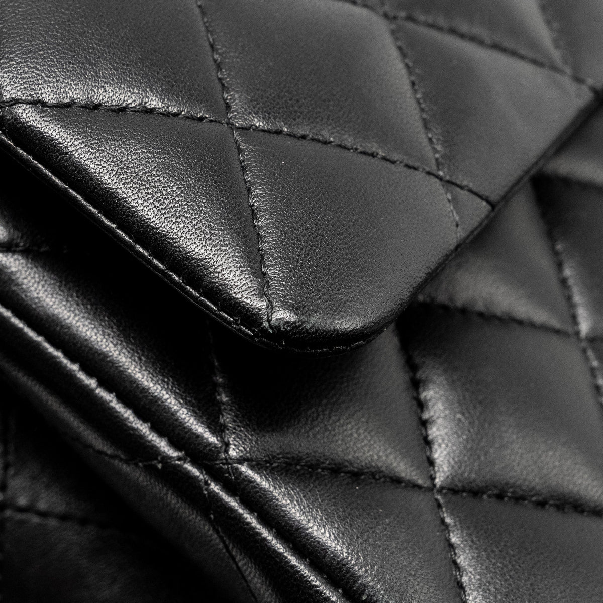 chanel-medium-classic-double-flap-bag-lambskin-black-ghw-7