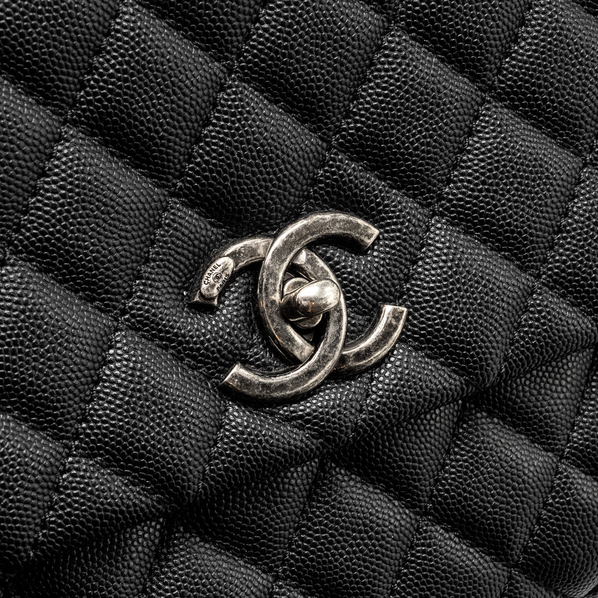 chanel-medium-coco-handle-caviar-lizard-handle-black-burgundy-ruthenium-hardware