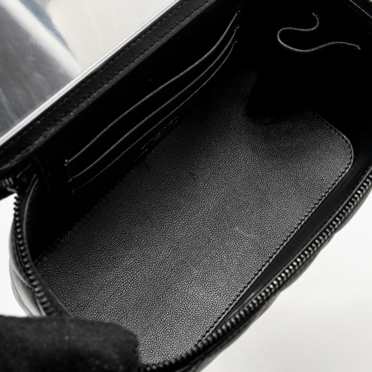 chanel-long-vanity-case-lambskin-so-black-microchip