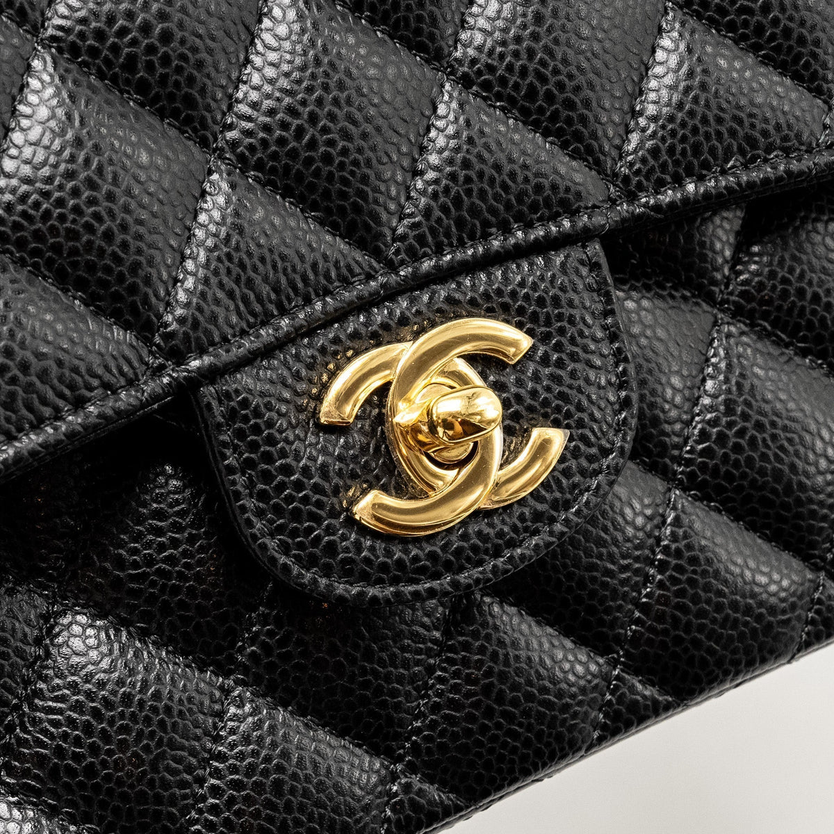 chanel-small-classic-double-flap-bag-caviar-ghw