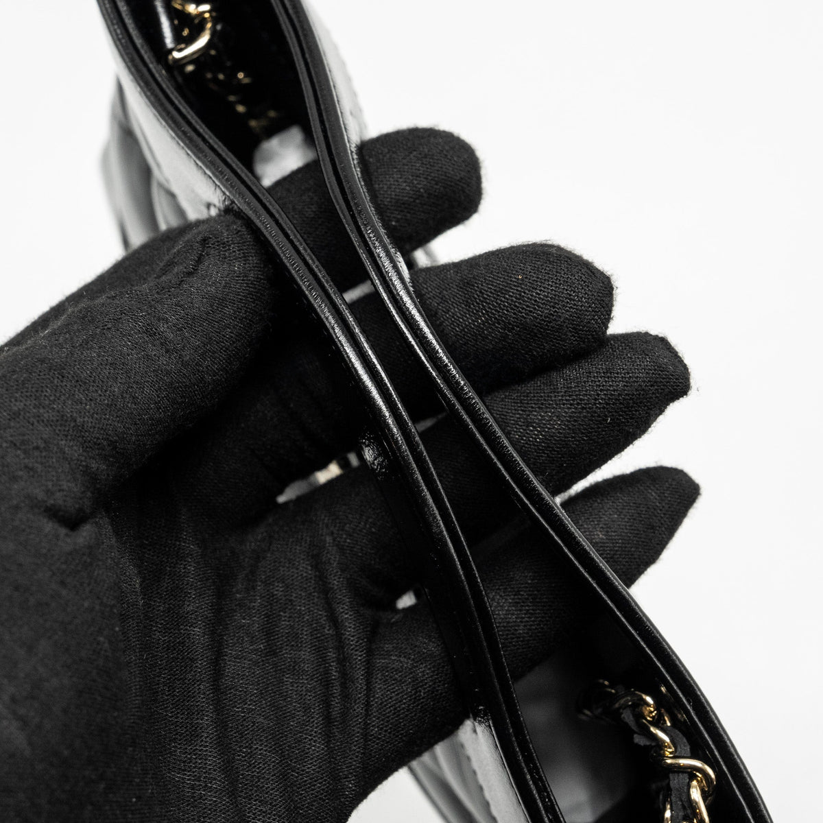 chanel-mini-31-clutch-with-chain-shiny-lambskin-black-lghw-microchip-copy-1