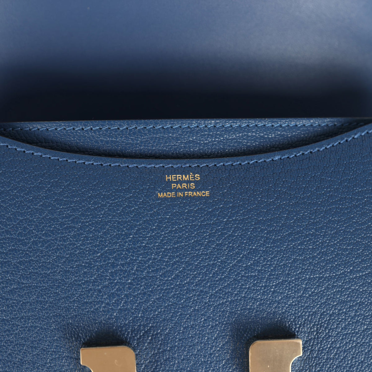 hermes-constance-18-bleu-tie-chevre-mysore-permabrass-hardware-bag