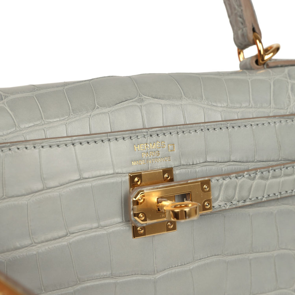 hermes-kelly-retourne-25-gris-perle-matte-alligator-gold-hardware-bag