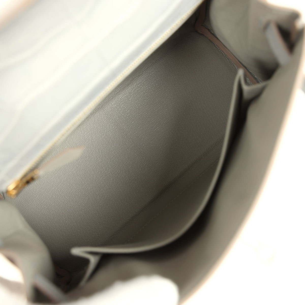 hermes-kelly-retourne-25-gris-perle-matte-alligator-gold-hardware-bag