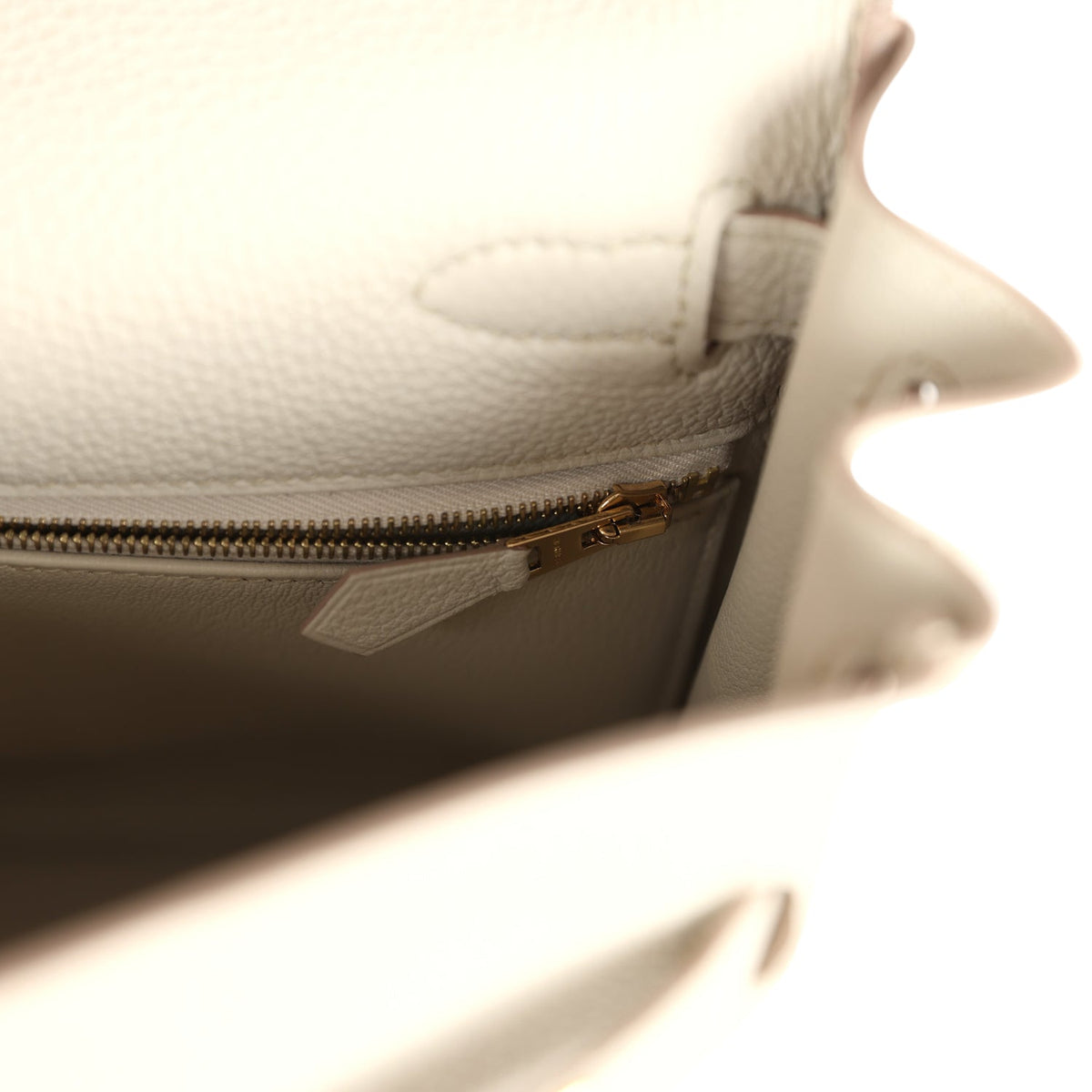 hermes-kelly-retourne-28-beton-togo-gold-hardware-bag