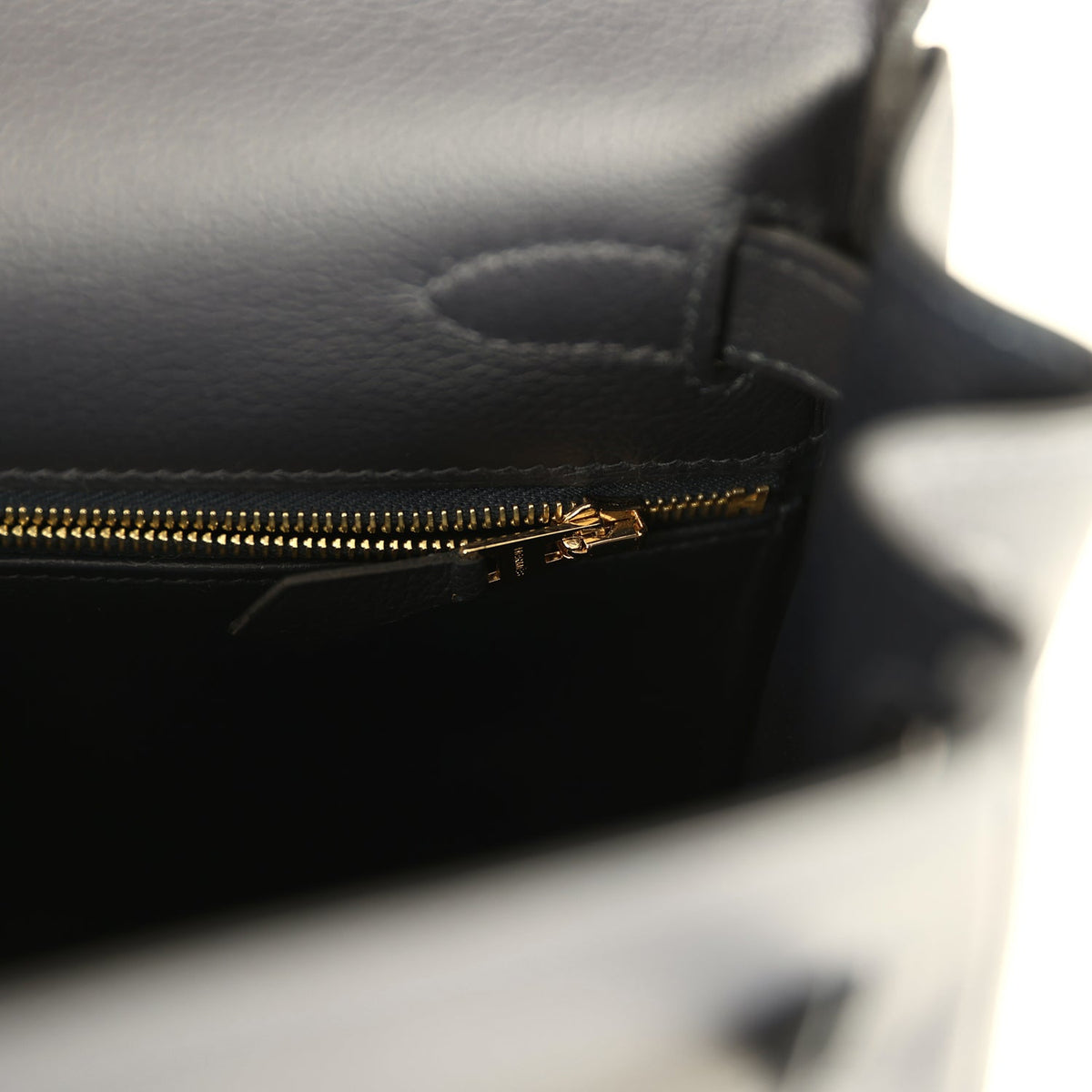 hermes-kelly-retourne-28-caban-evercolor-gold-hardware-bag