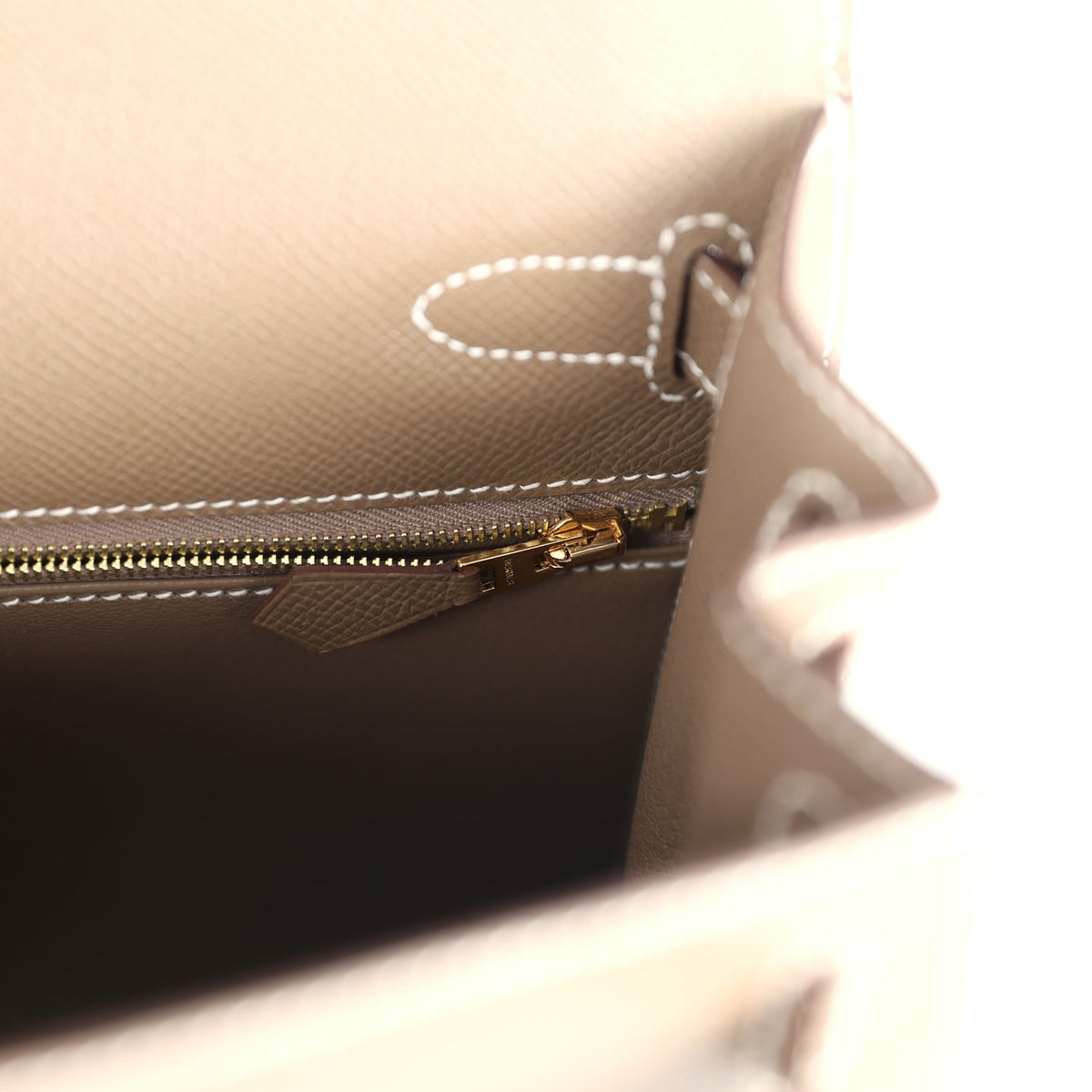 hermes-kelly-sellier-28-etoupe-epsom-gold-hardware-bag