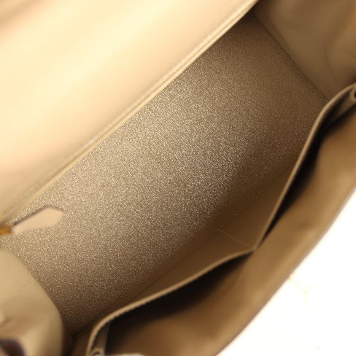 hermes-kelly-sellier-28-trench-epsom-gold-hardware-bag